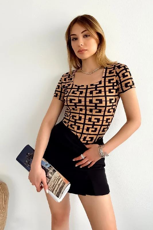 Women's Short Sleeve Square Collar Camel Labyrinth Pattern Blouse Soft Modal Blouse