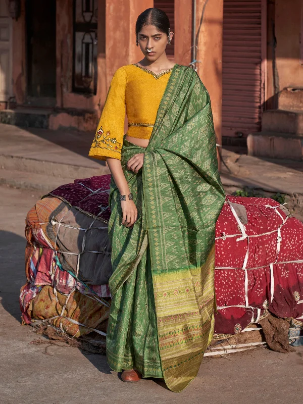 Women's Silk Blend Green Printed Designer Saree With Blouse Piece Vintage Lace Blouse Women's Silk Blend Green Printed Designer Saree With Blouse Piece Vintage Lace Blouse