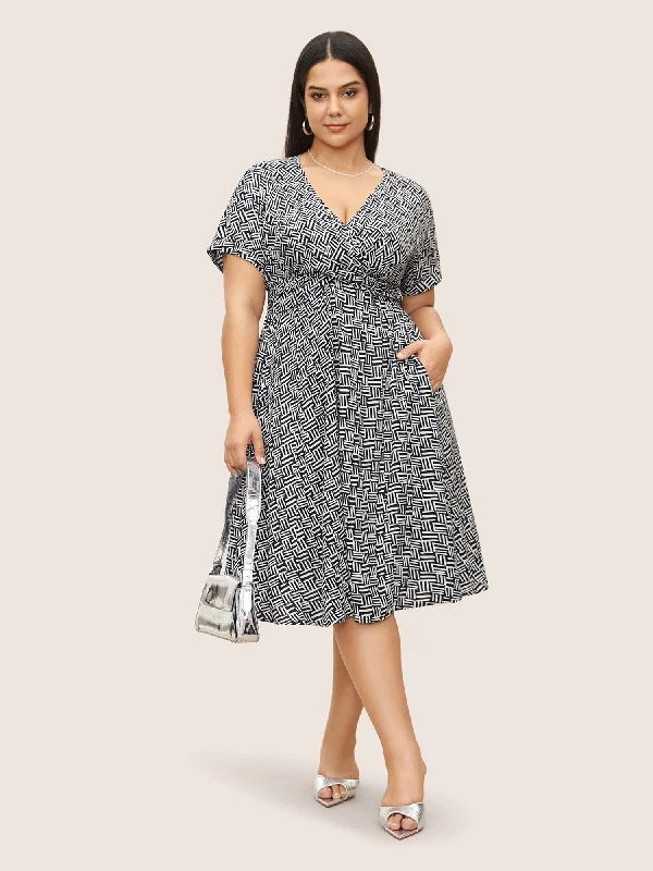 Rayon Geometric Overlap Collar Ties Dress Halter Neckline Beach
