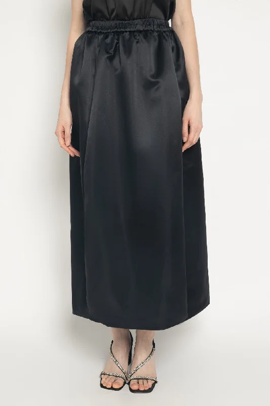 Cassia Ballon Skirt in Black high slit skirt