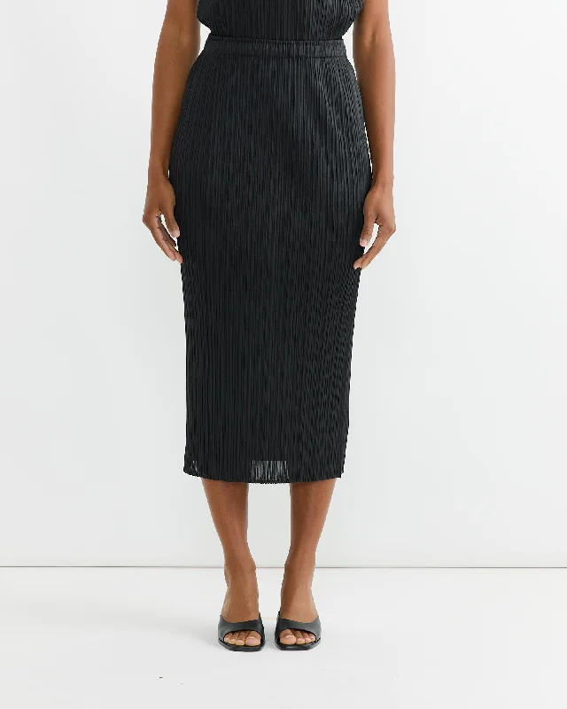 Basics Skirt in Black tulle skirt dreamy
